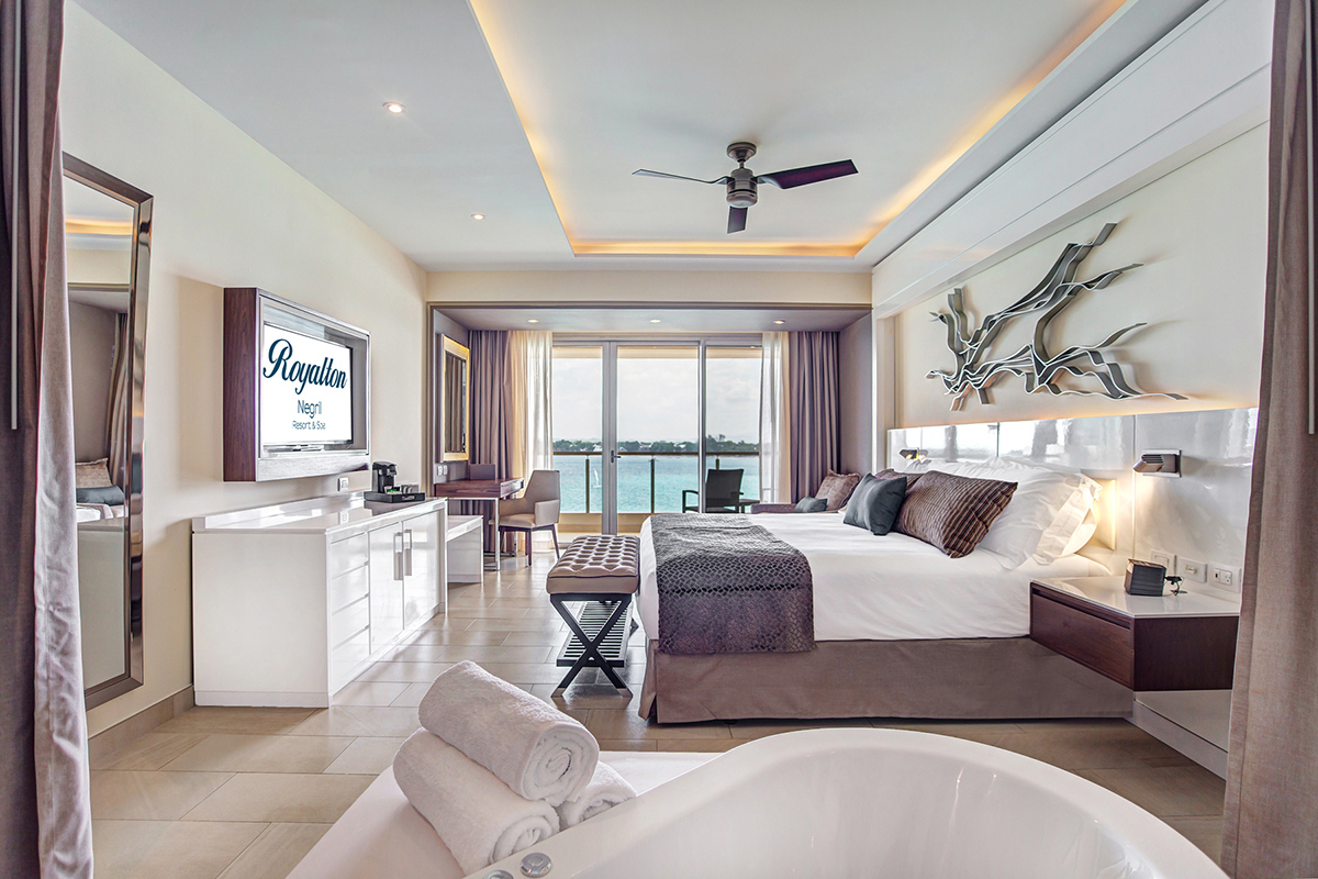 Luxury Junior Suite Ocean View · Diamond Club